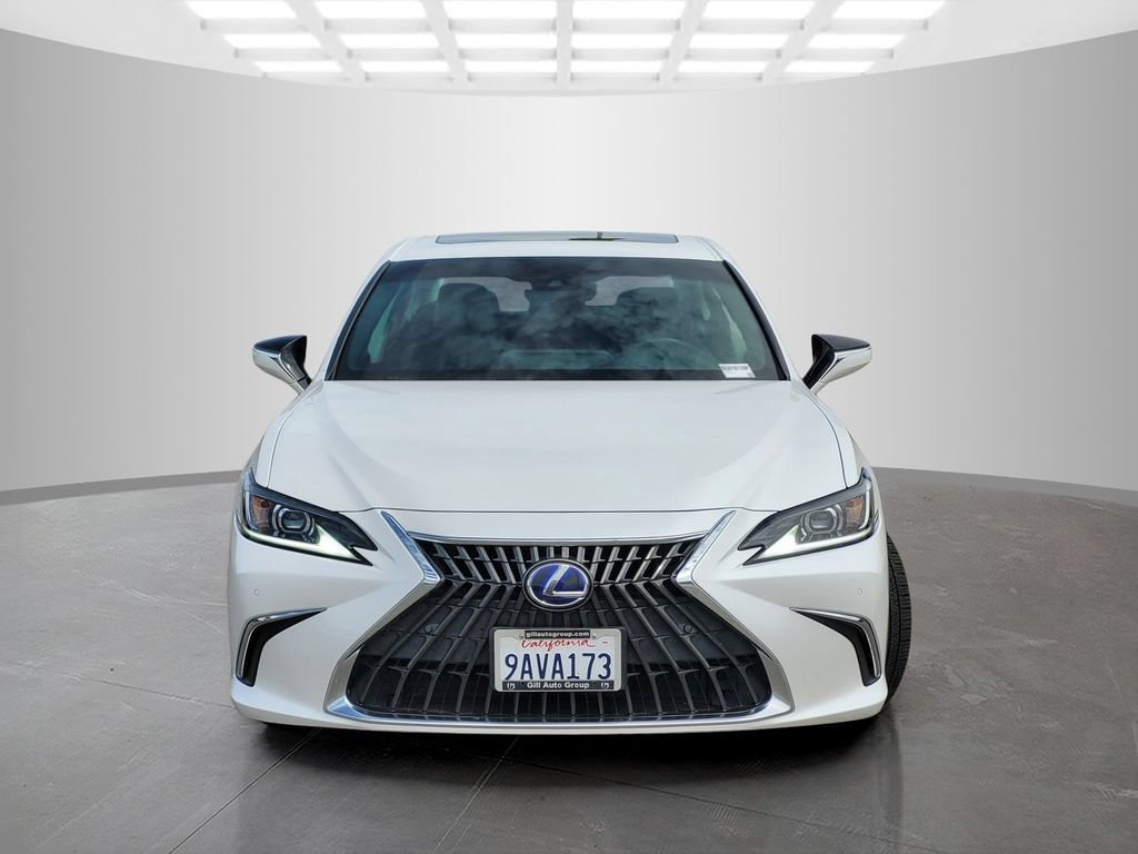 Used 2022 Lexus ES 300h w/ Premium Package FWD image 2