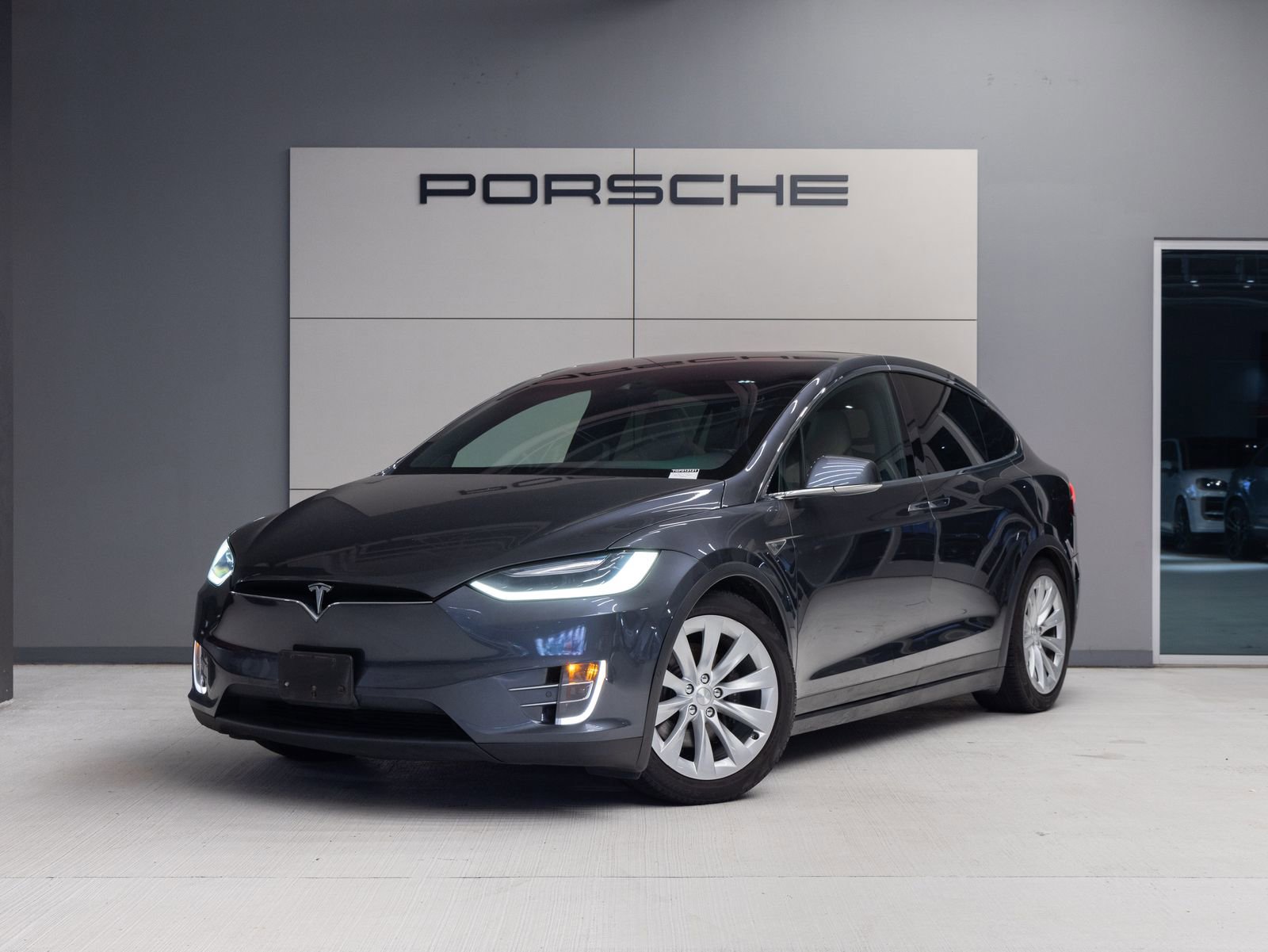 Used 2016 Tesla Model X 70D AWD/4WD image 1
