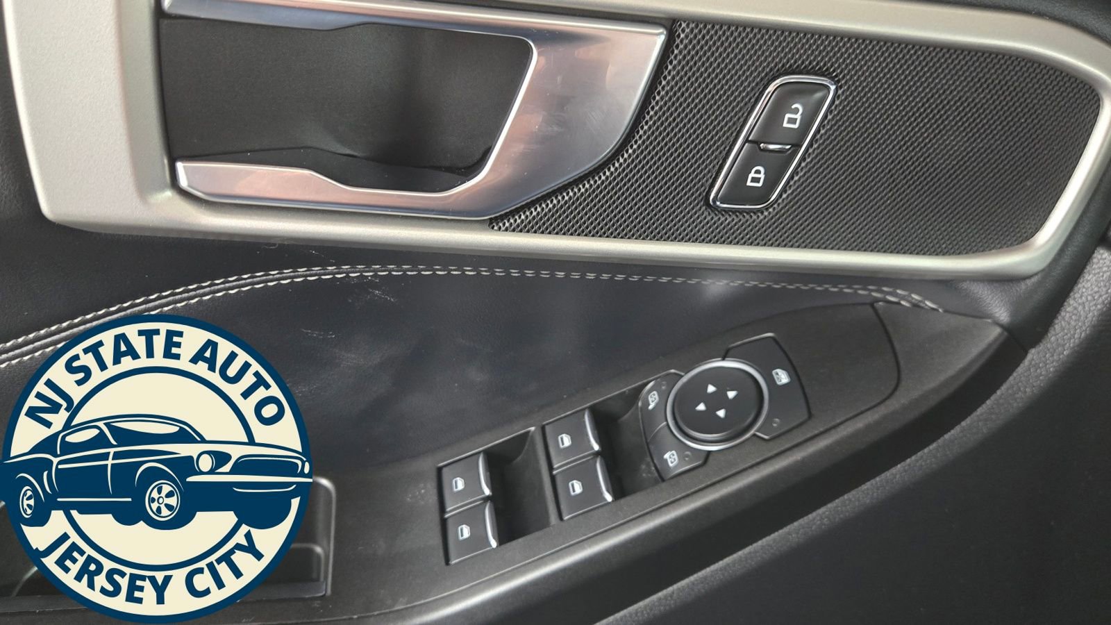 Used 2020 Ford Explorer XLT w/ Equipment Group 202A image 29