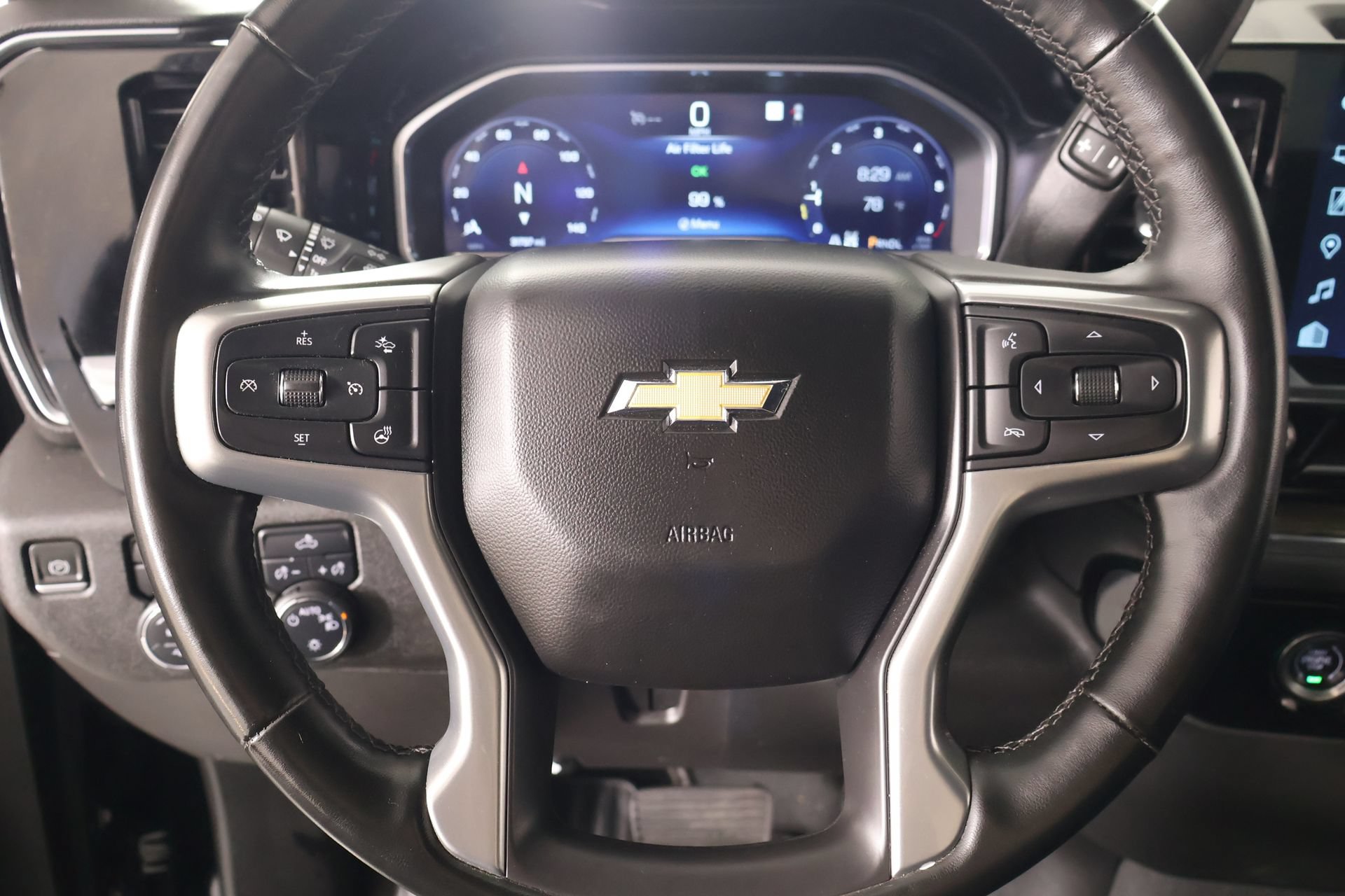 Used 2023 Chevrolet Silverado 1500 LT AWD/4WD image 3