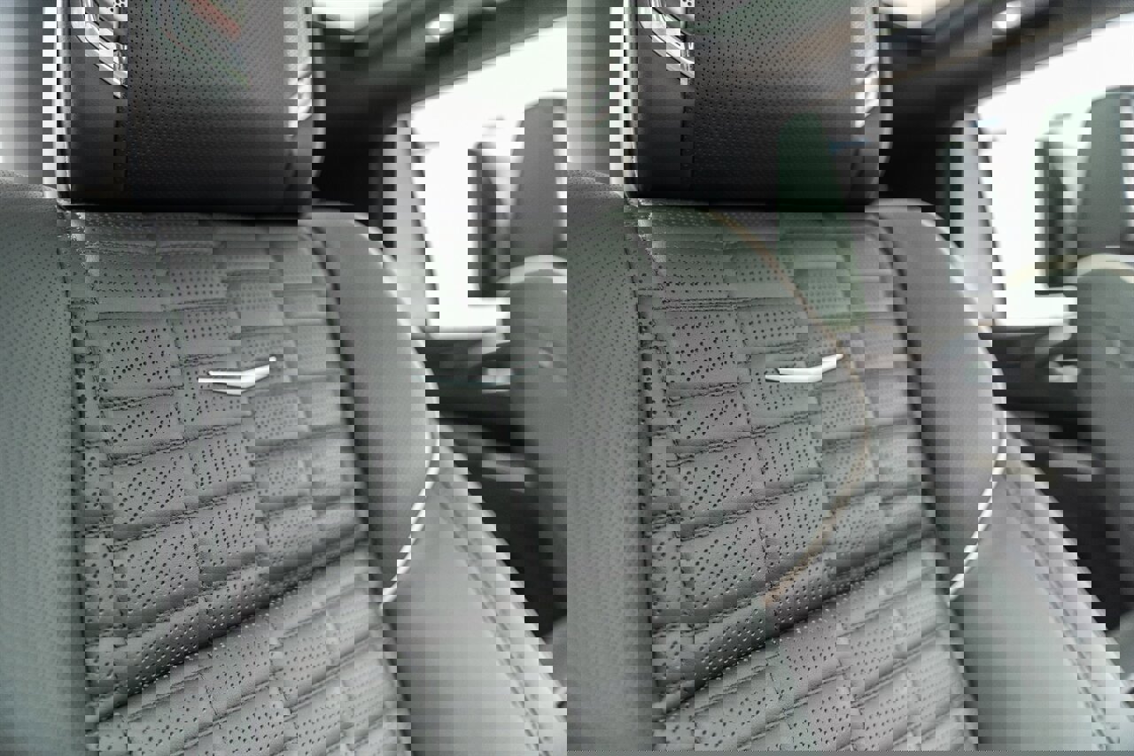 Used 2023 Cadillac Escalade Premium Luxury Platinum image 62