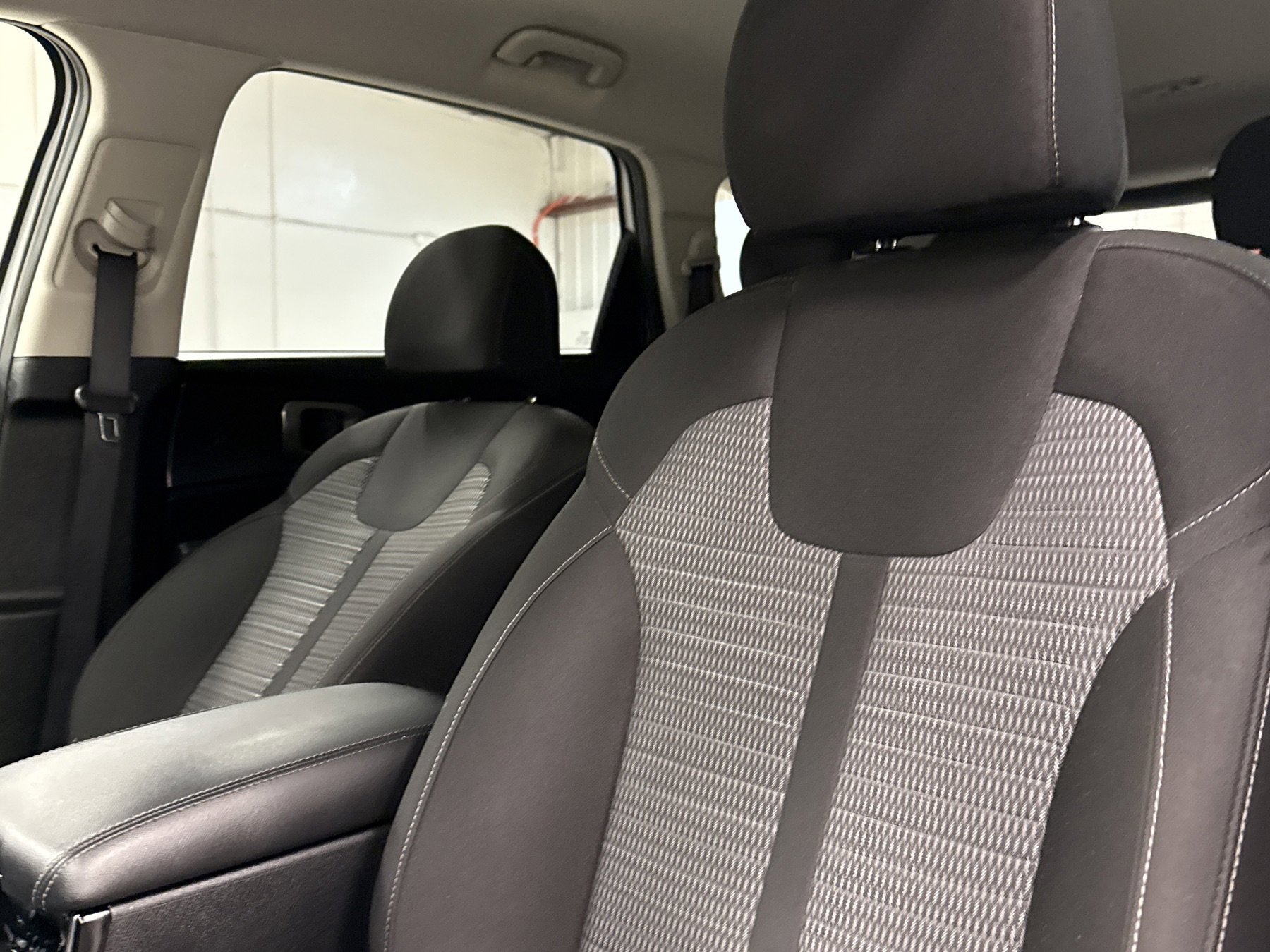 Used 2022 Kia Sorento LX image 5