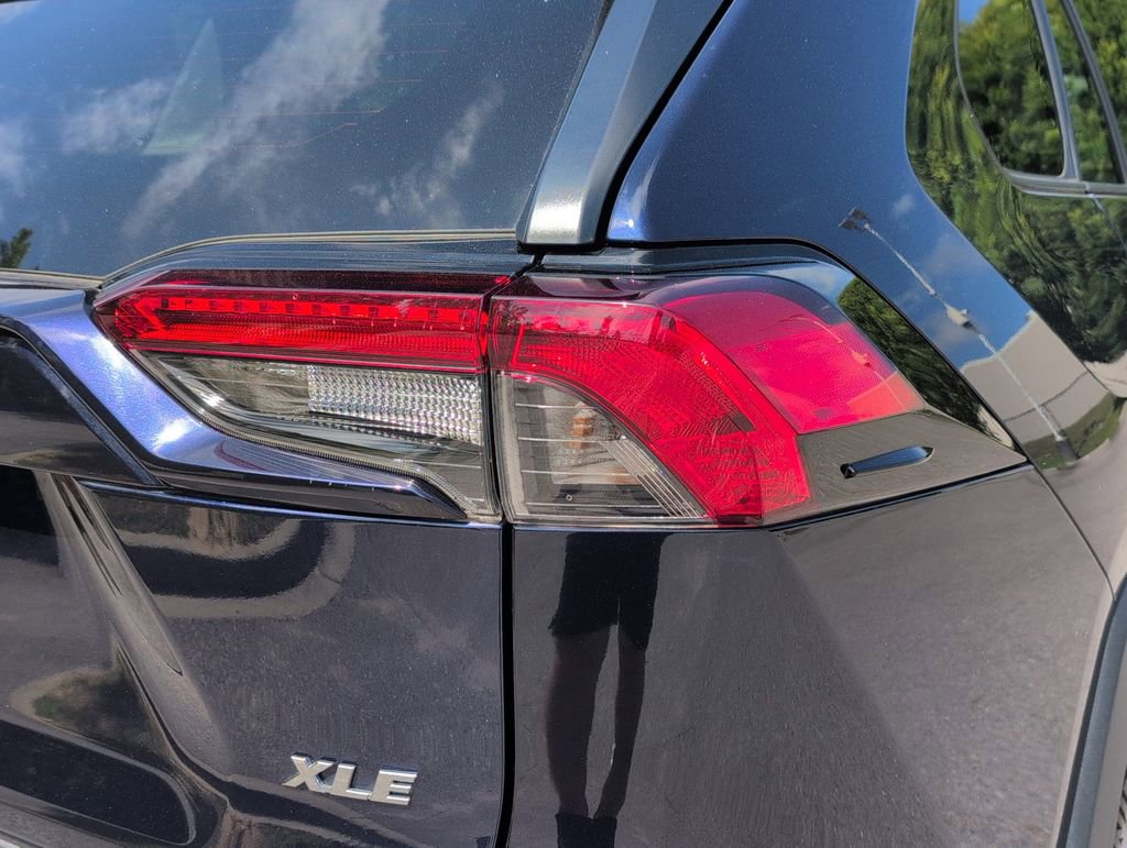 Used 2022 Toyota RAV4 XLE FWD image 8