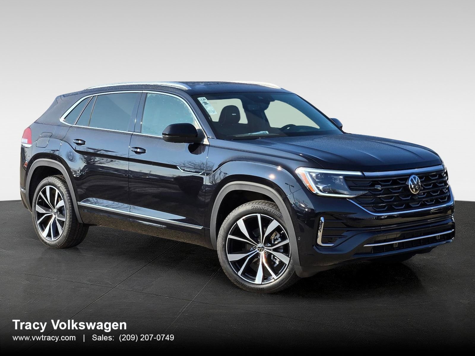 New 2026 Volkswagen Atlas Cross Sport SEL Premium R-Line
