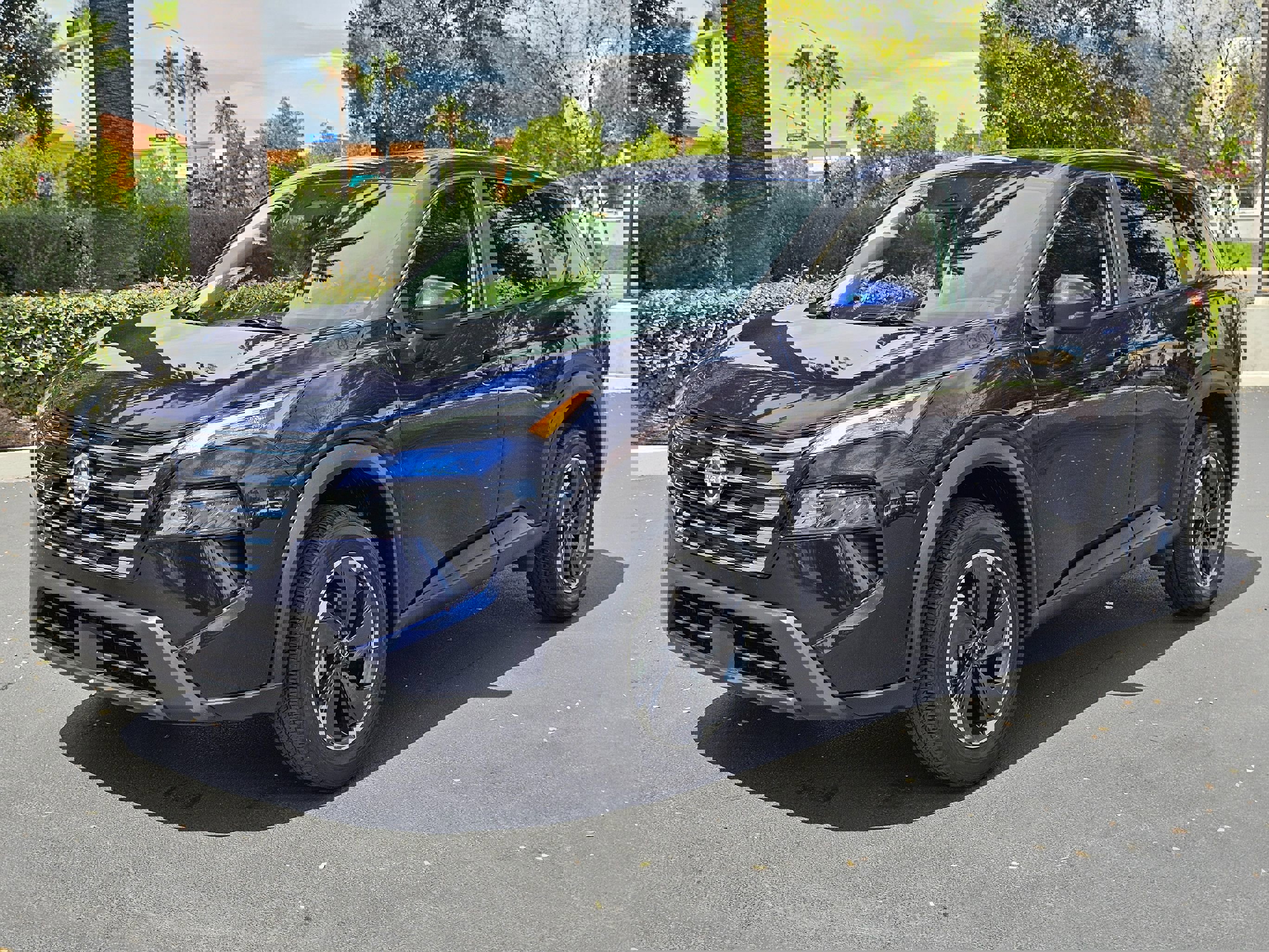 Used 2025 Nissan Rogue SV image 4