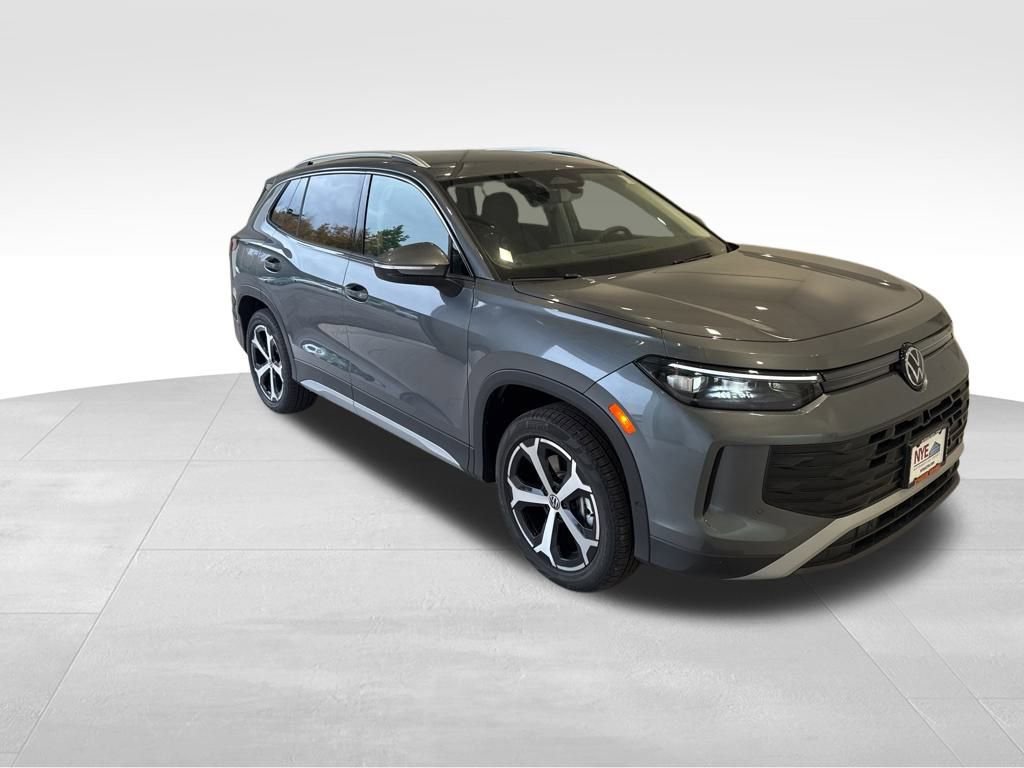 New 2025 Volkswagen Tiguan SE image 7