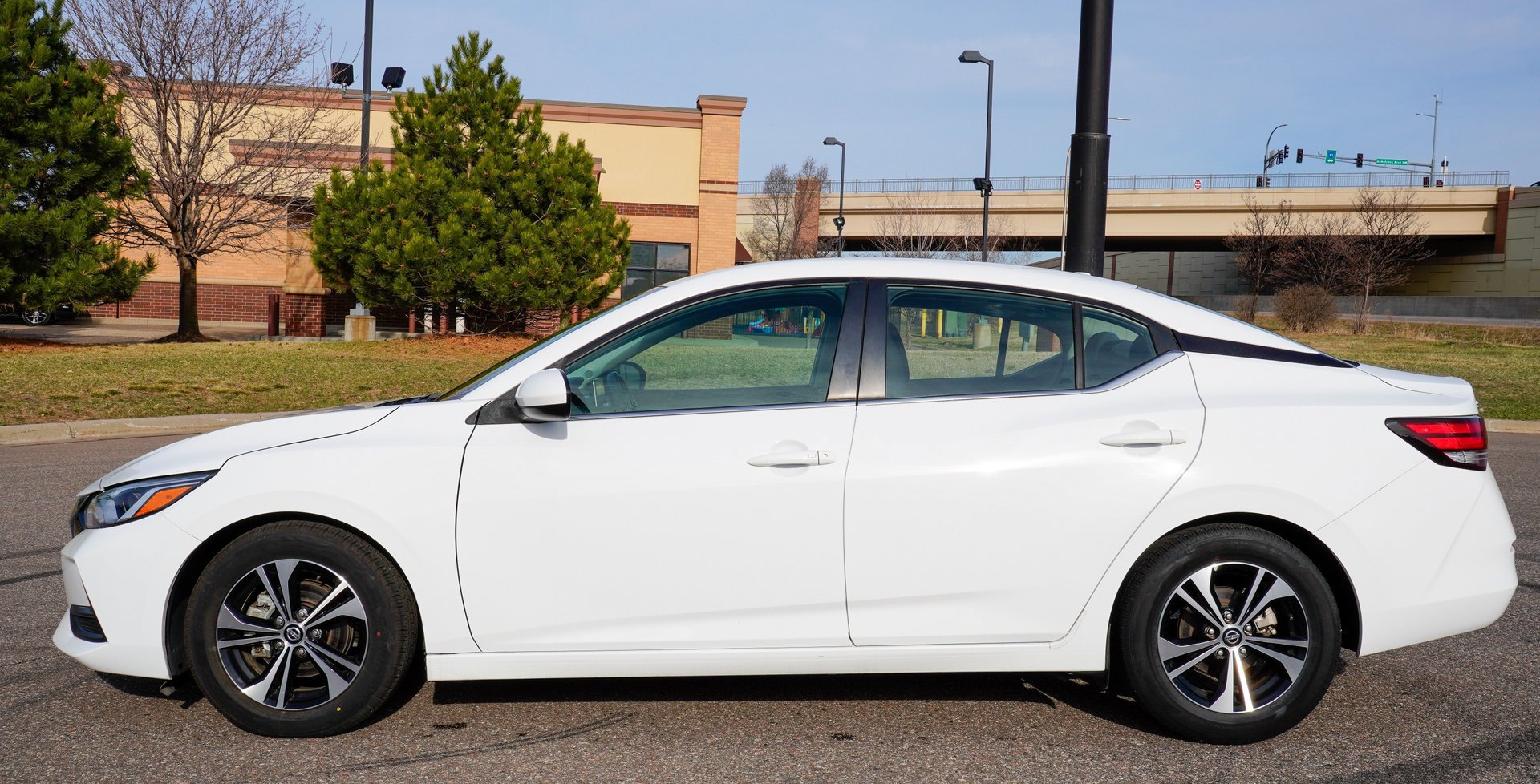 Used 2022 Nissan Sentra SV image 7