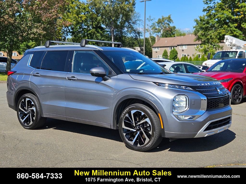 Used 2022 Mitsubishi Outlander GT image 7