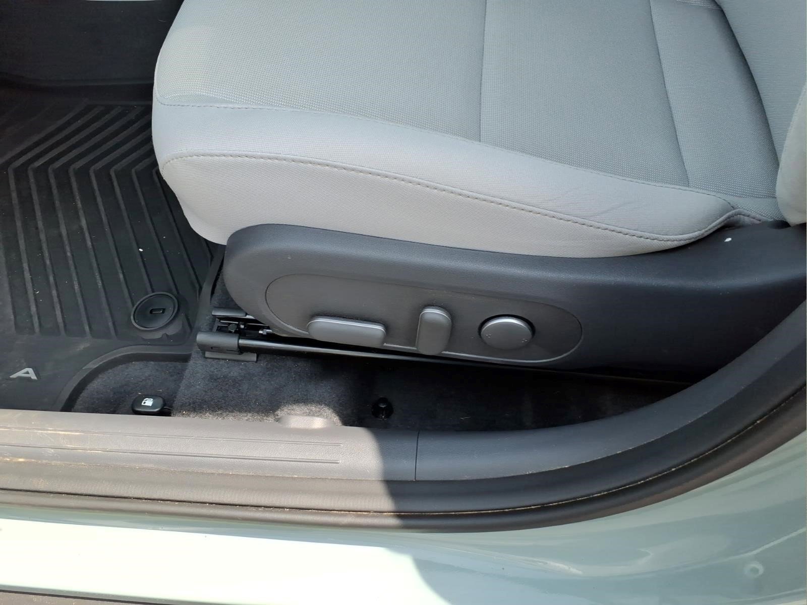 Used 2024 Hyundai Kona SEL FWD image 21