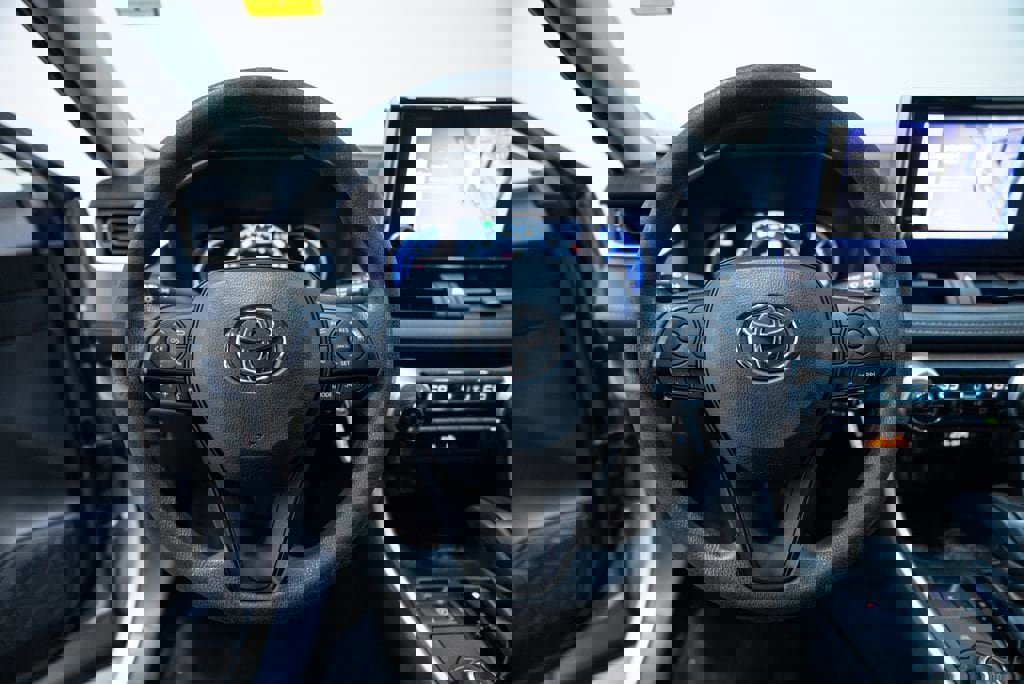 Used 2023 Toyota RAV4 LE image 17