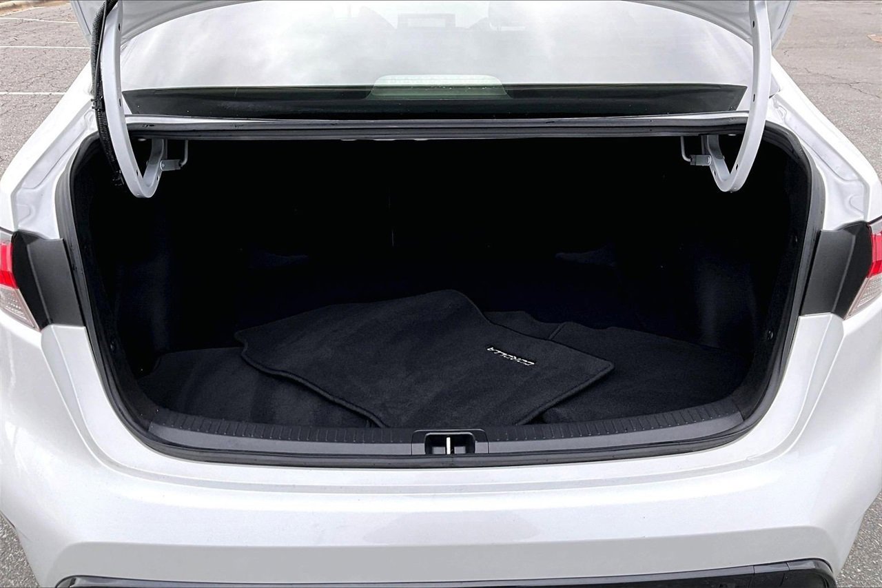 Used 2024 Toyota Corolla LE image 23