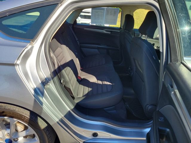 Used 2020 Ford Fusion SE image 16