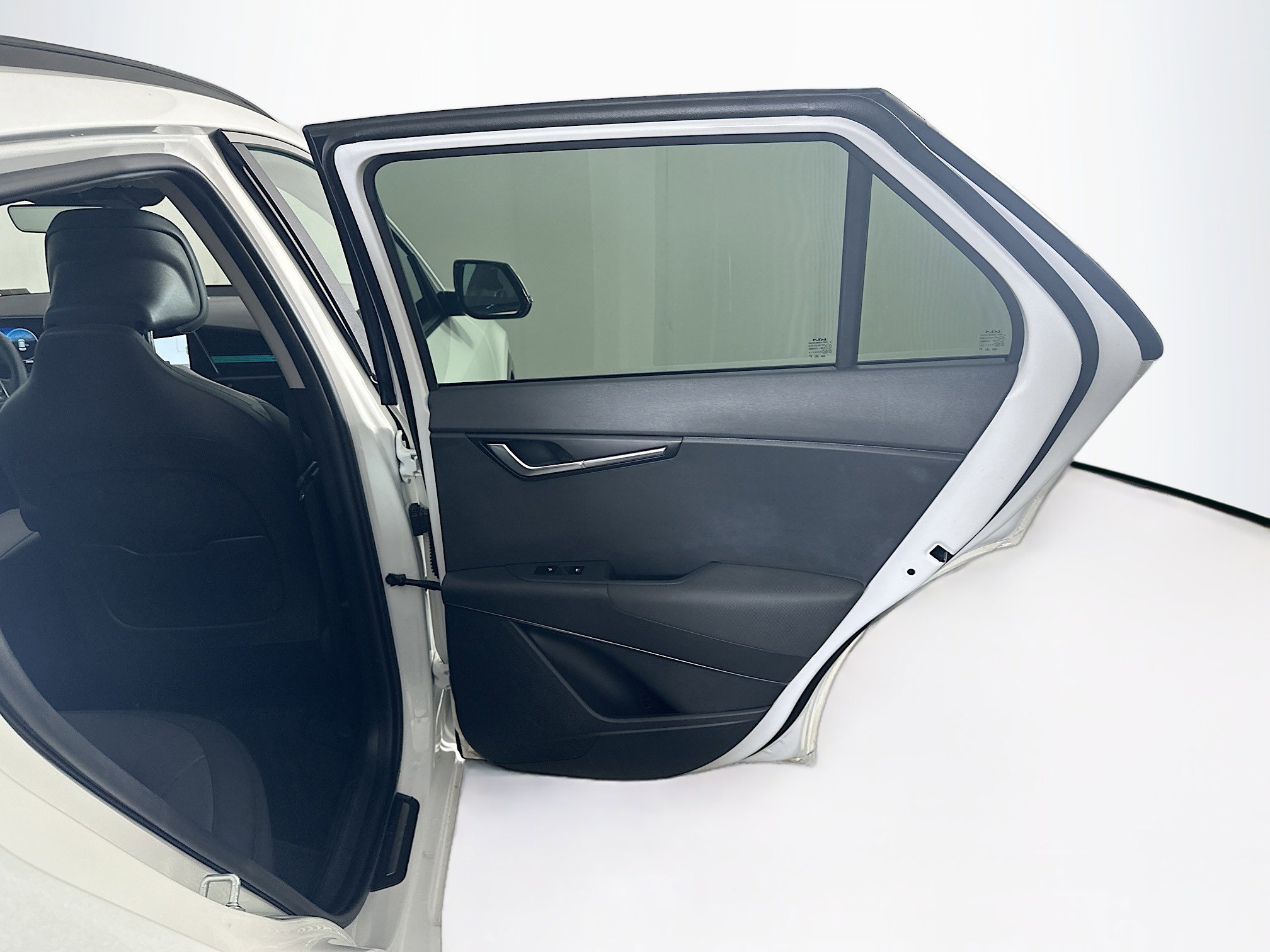 Used 2024 Kia Niro Wave w/ Wave Preserve Package image 33
