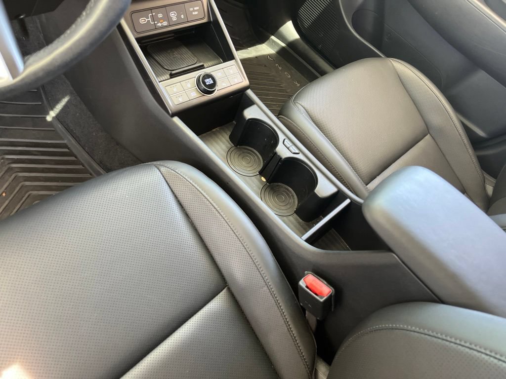 Used 2024 Hyundai Kona Limited FWD image 17