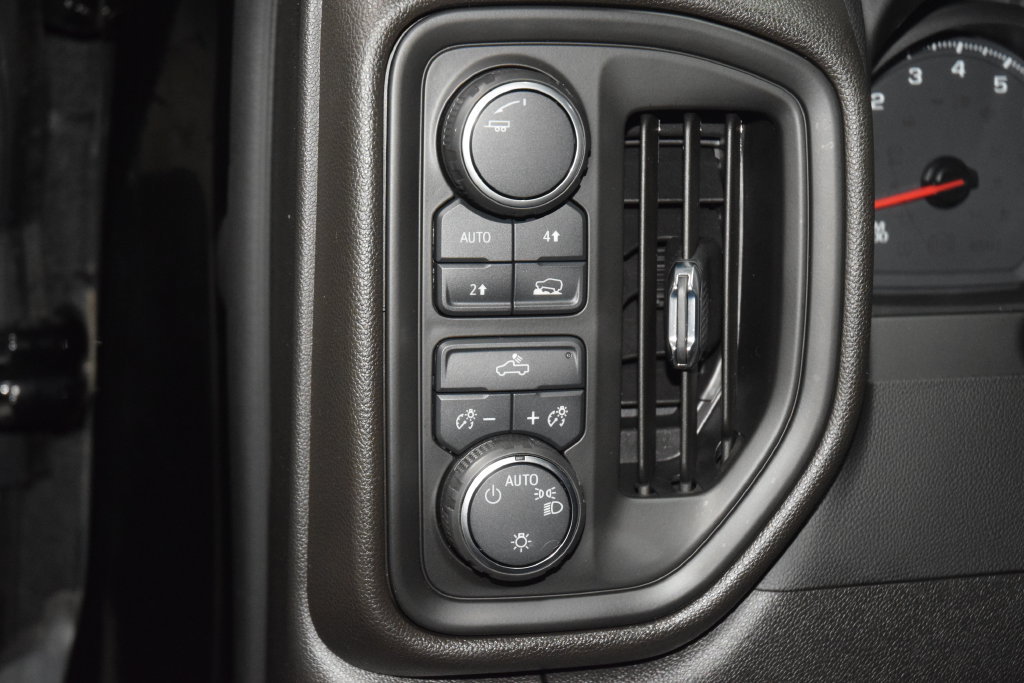 Used 2022 Chevrolet Silverado 1500 Custom AWD/4WD image 34