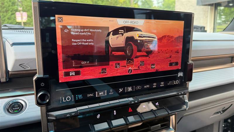 Used 2025 GMC Hummer EV 3X w/ LPO, Illumination Package AWD/4WD image 46