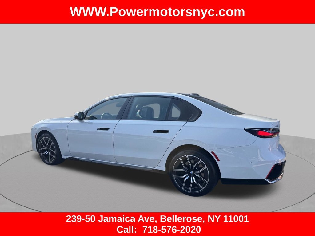 Used 2024 BMW 740i xDrive AWD/4WD image 3