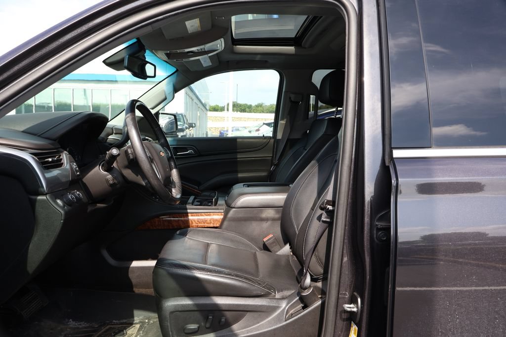 Used 2017 Chevrolet Suburban Premier AWD/4WD image 12