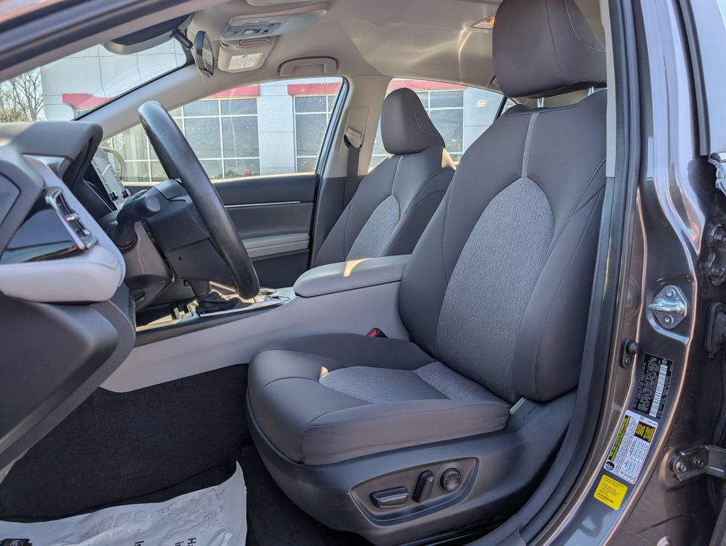 Used 2024 Toyota Camry LE FWD image 10