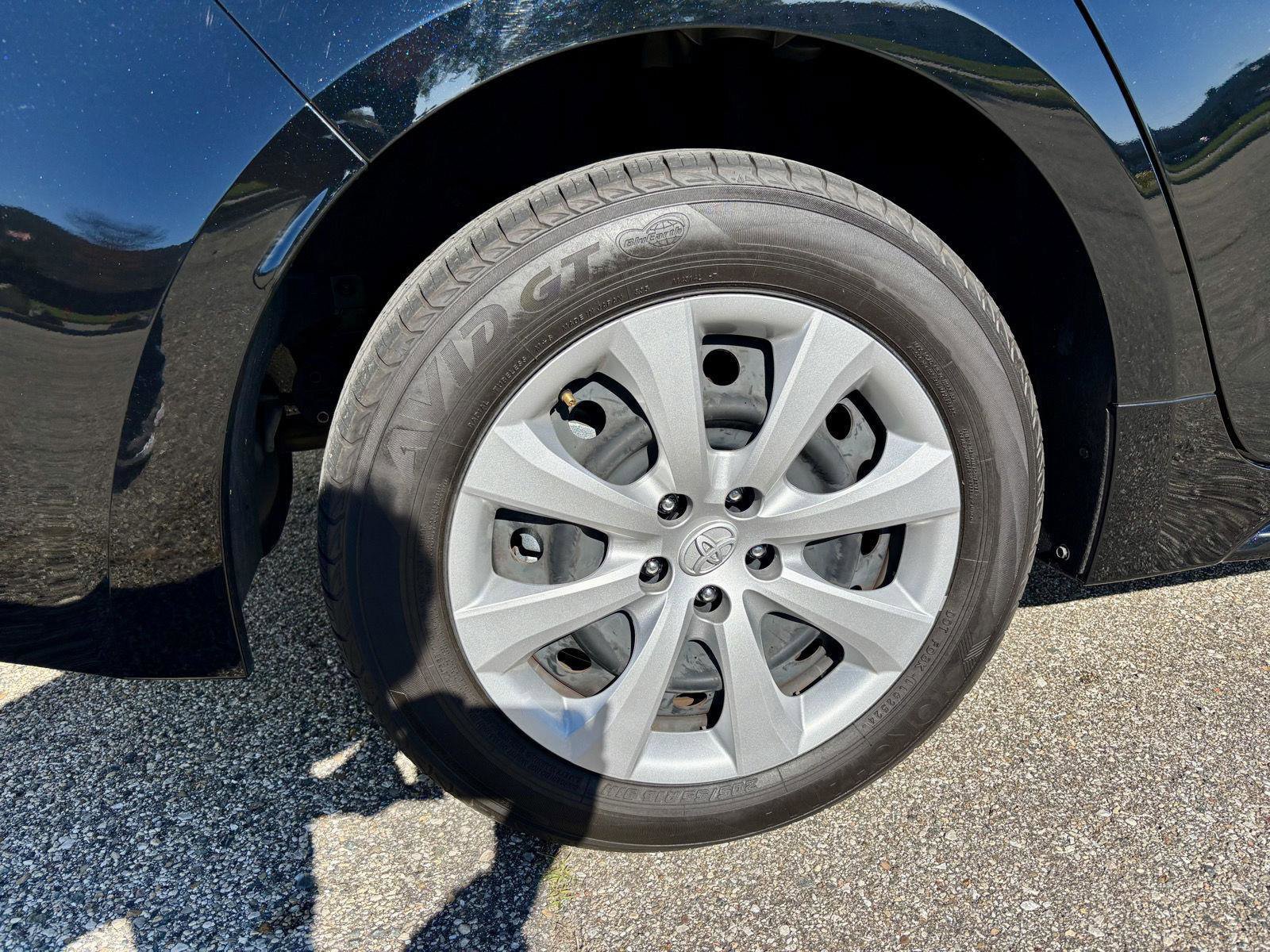 Used 2025 Toyota Corolla LE image 35