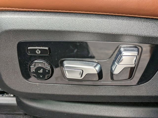 Used 2022 BMW X5 M50i w/ Executive Package image 21