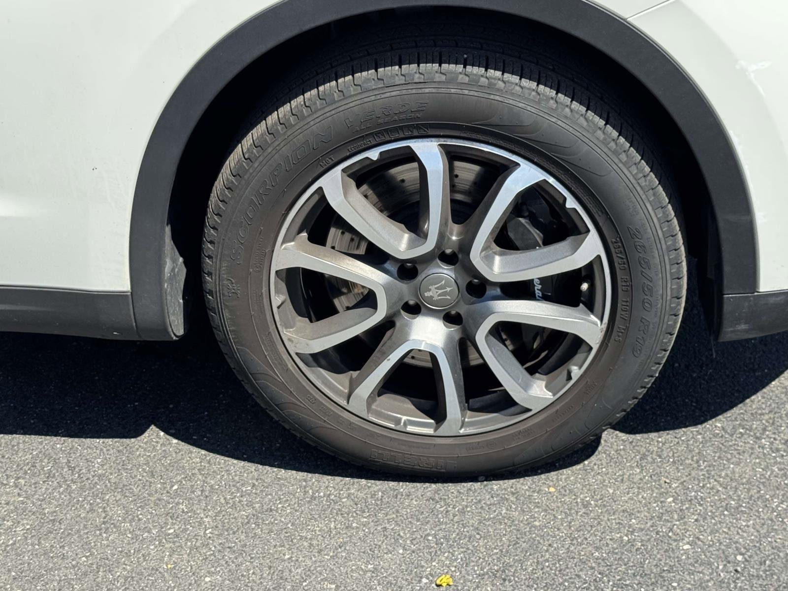 Used 2018 Maserati Levante S AWD/4WD image 6