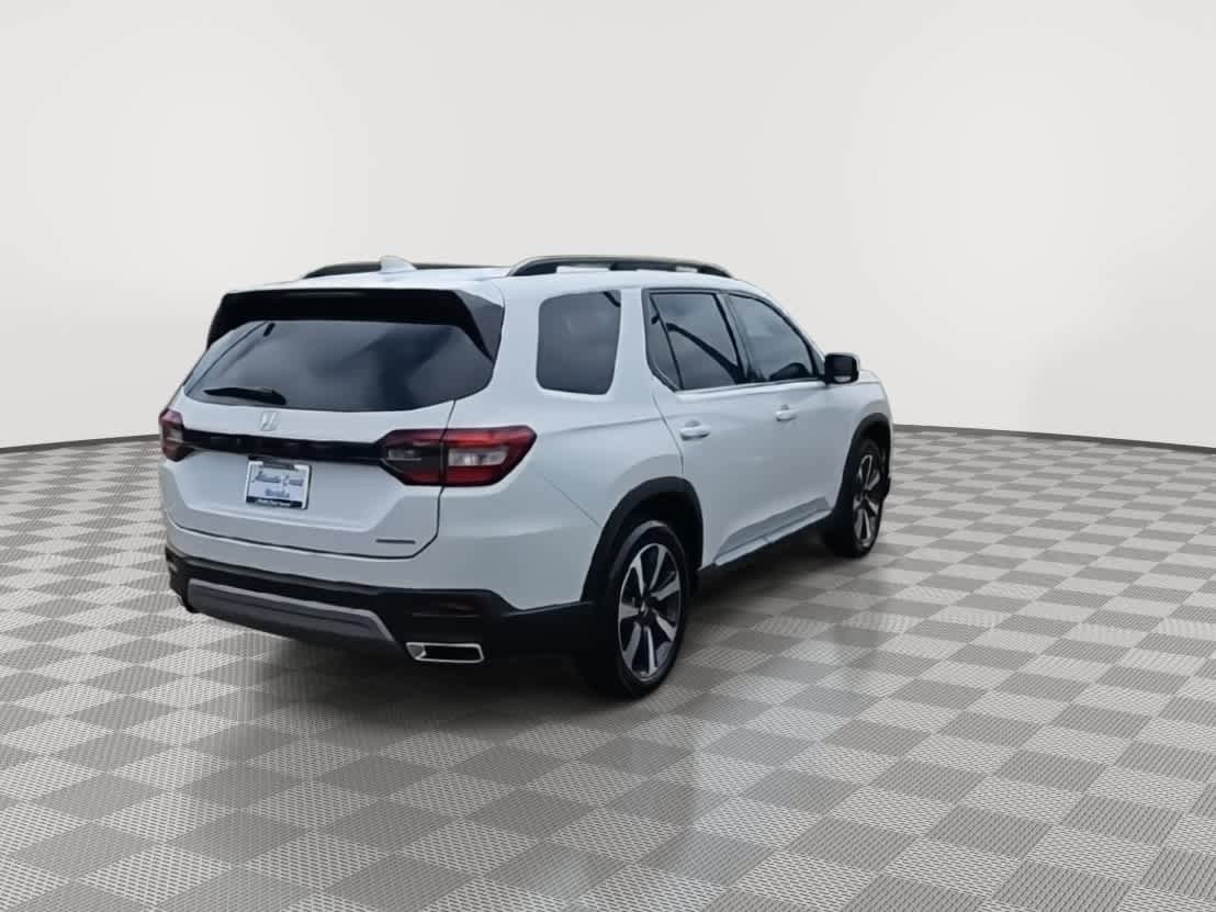 Used 2023 Honda Pilot Touring image 8