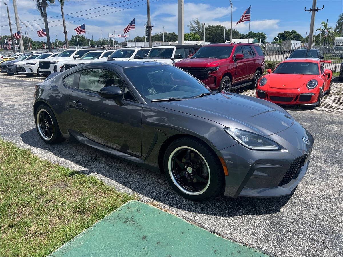 Used 2022 Toyota GR86 Premium w/ ALL Weather Mat Package (TMS) RWD image 4