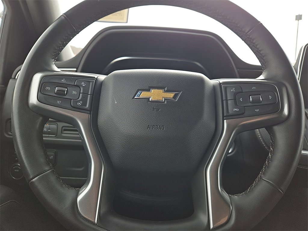 Used 2023 Chevrolet Suburban Premier image 19