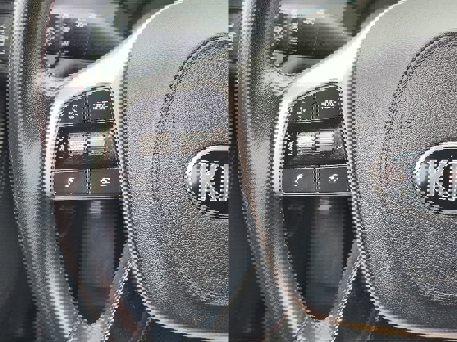 Used 2020 Kia Sorento S image 26