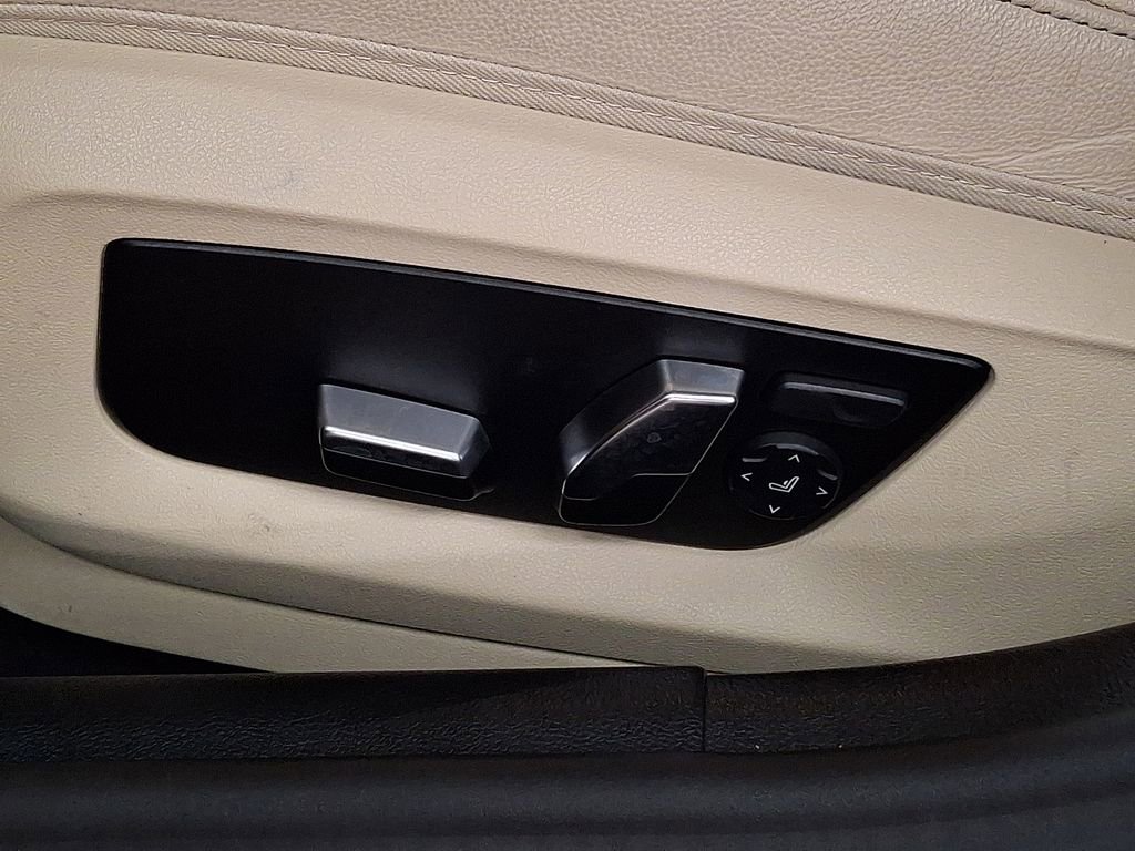 Certified 2023 BMW 530i xDrive w/ Premium Package AWD/4WD image 11