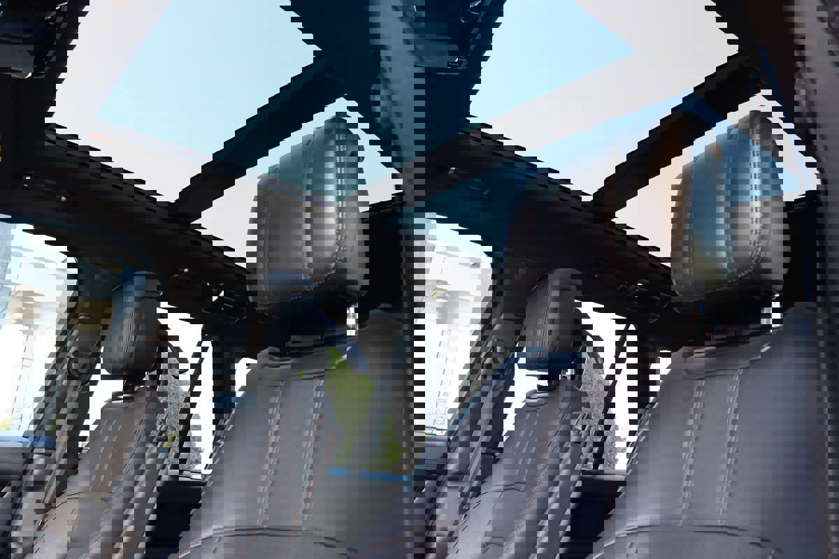 Used 2018 Land Rover Range Rover HSE image 10