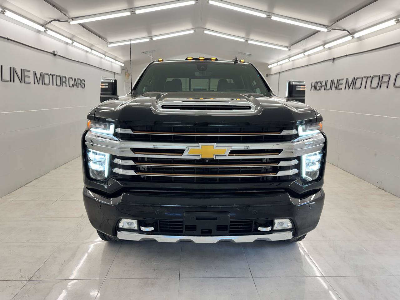 Used 2020 Chevrolet Silverado 2500 High Country w/ Z71 Off-Road Package AWD/4WD image 2