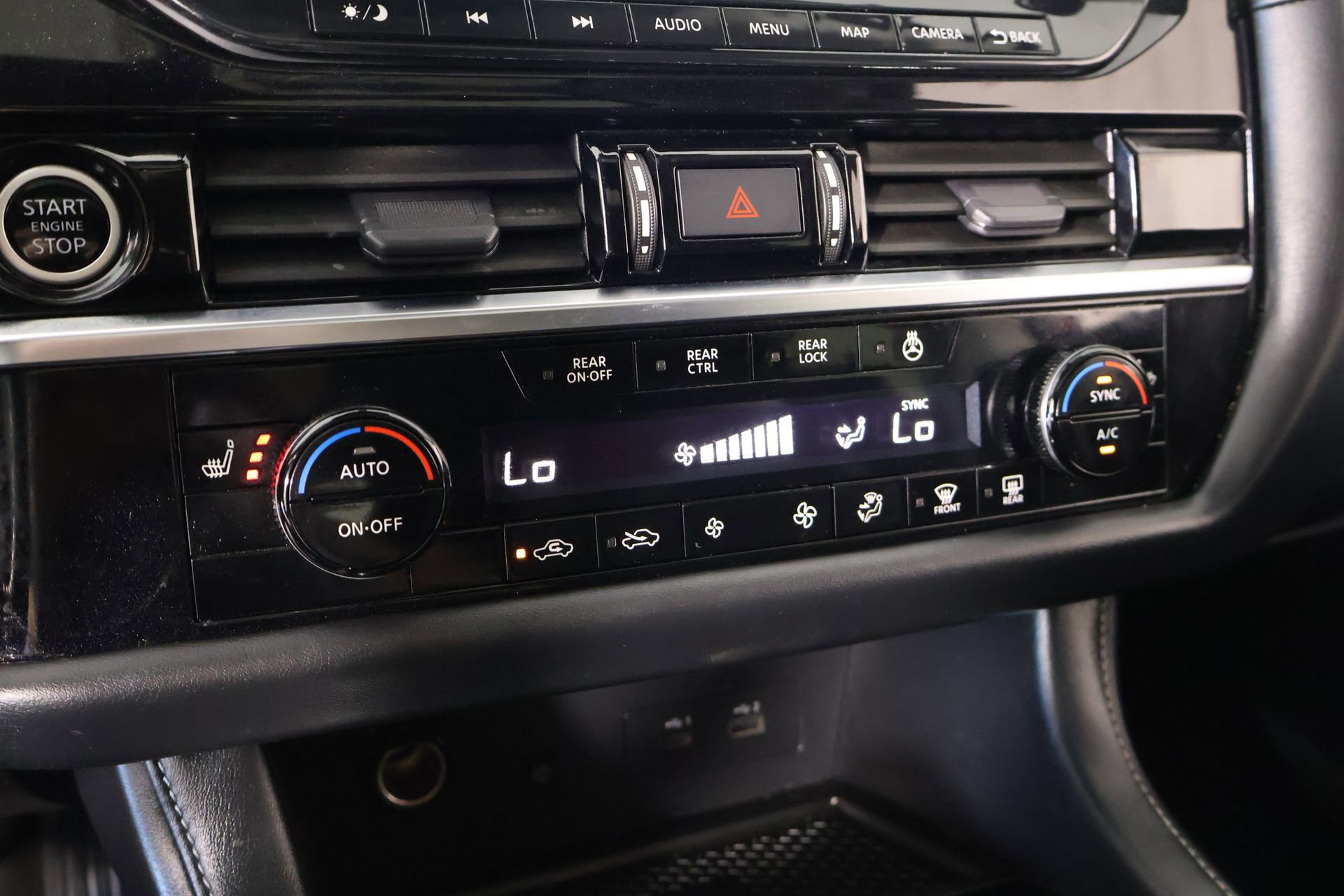 Used 2023 Nissan Pathfinder SL w/ SL Premium Package FWD image 8