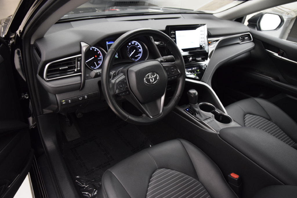 Used 2024 Toyota Camry SE w/ Convenience Package FWD image 19