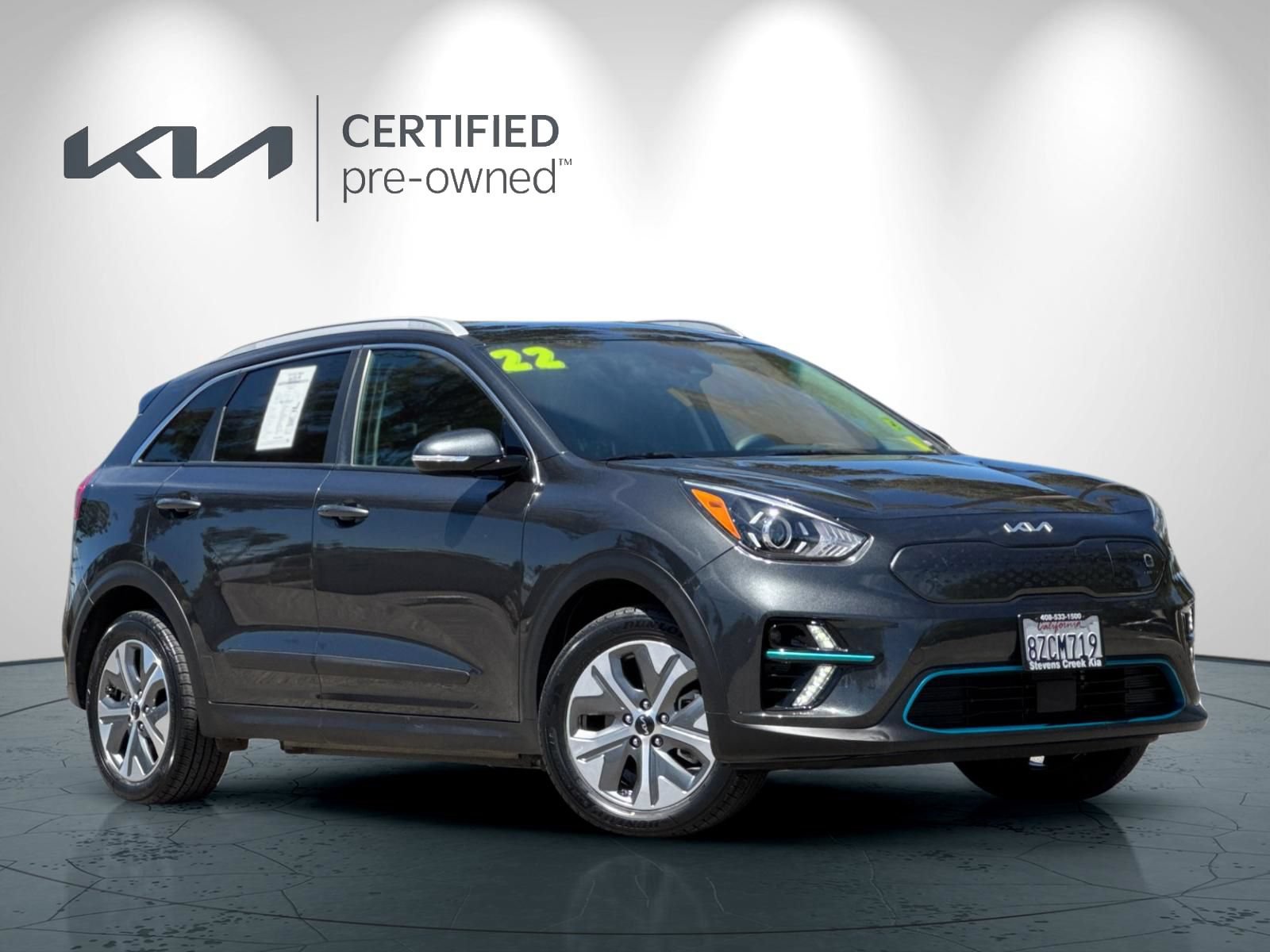Certified 2022 Kia Niro EX FWD image 2
