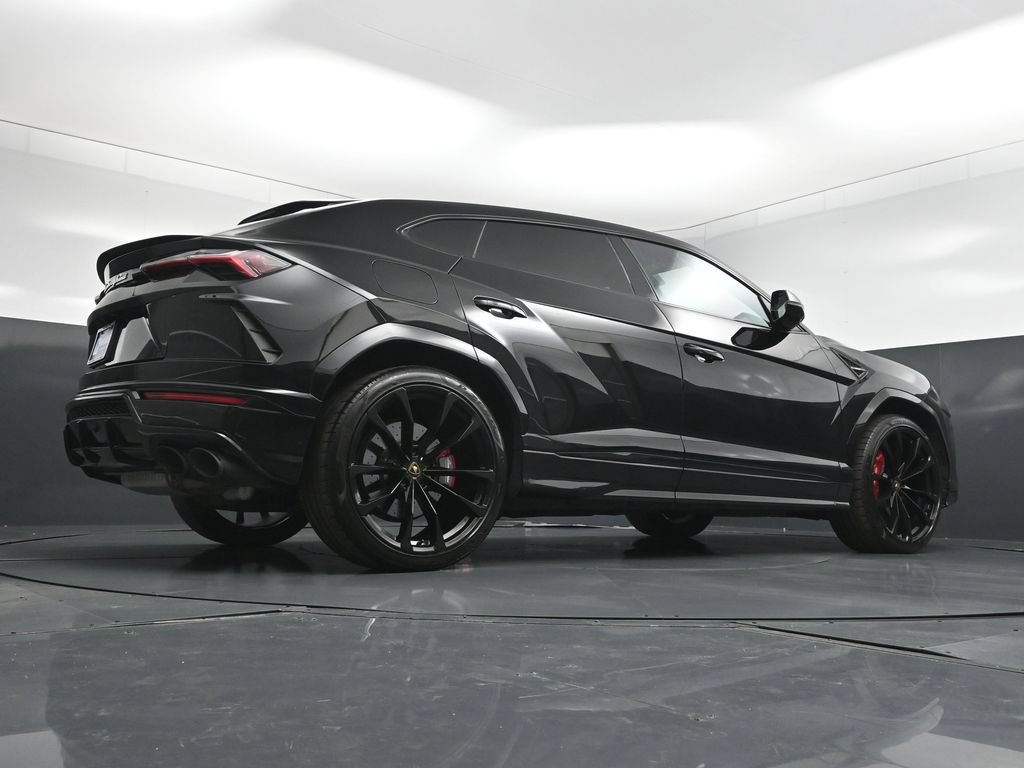 Used 2022 Lamborghini Urus AWD/4WD image 26