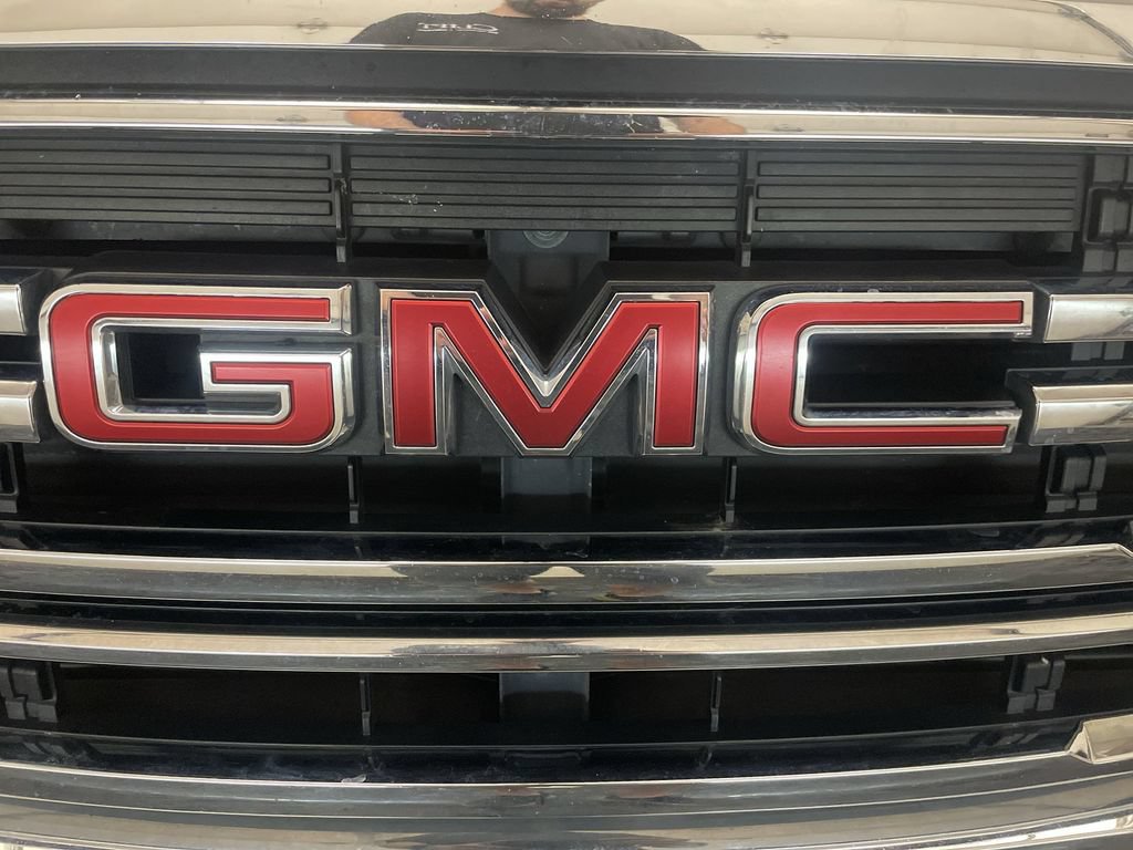 Used 2021 GMC Acadia SLT AWD/4WD image 26