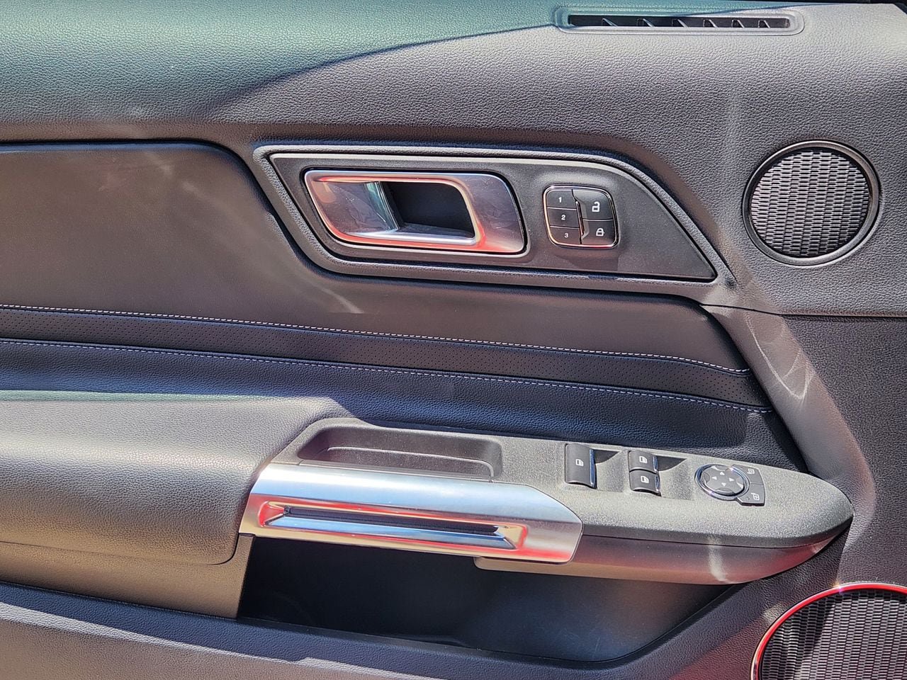 Used 2019 Ford Mustang GT Premium w/ Equipment Group 401A RWD image 21
