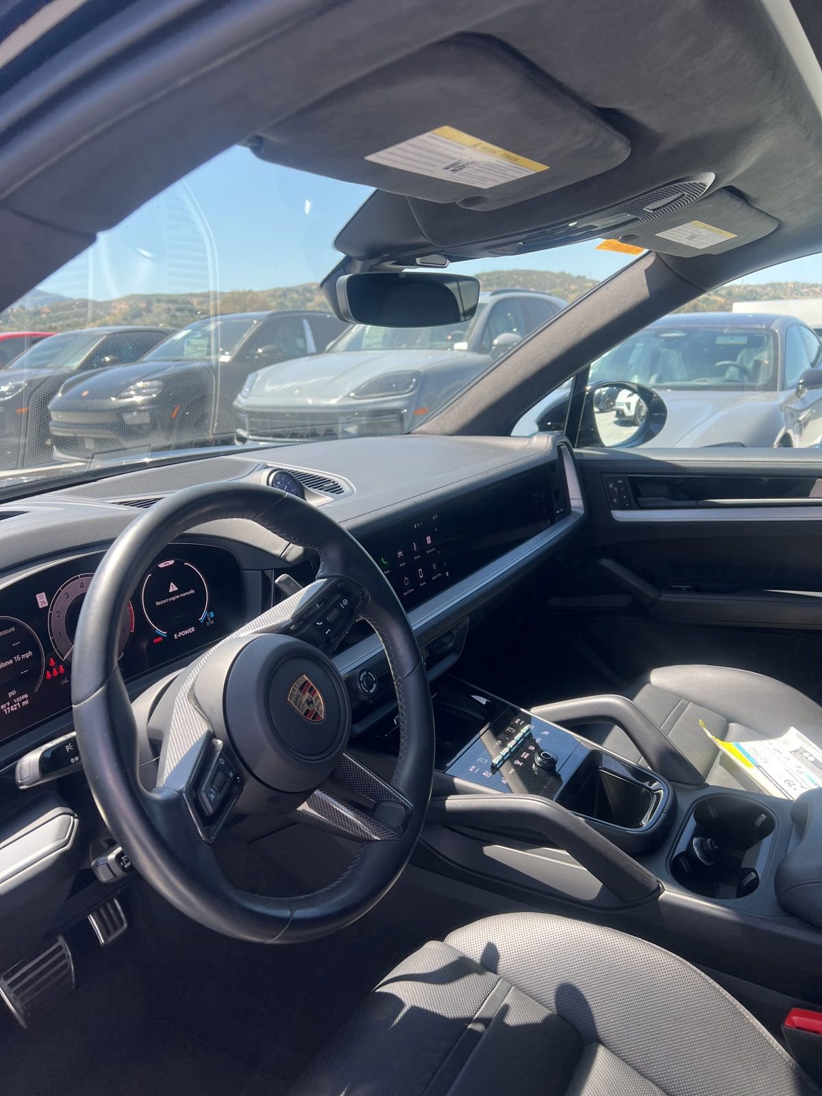 Used 2024 Porsche Cayenne Turbo image 3