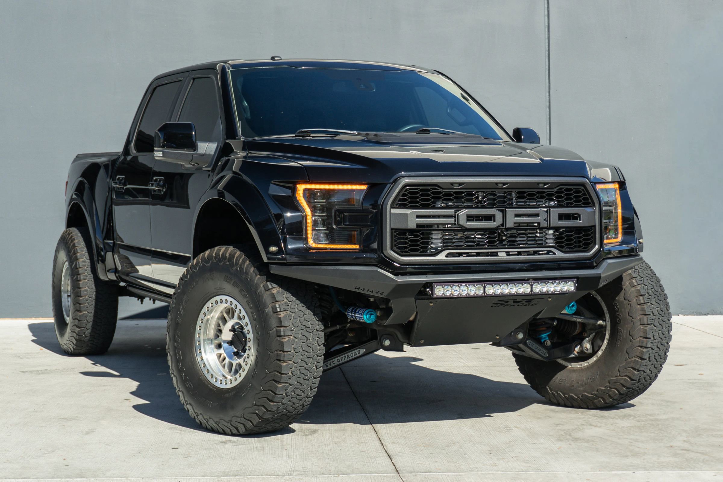 Used 2017 Ford F150 Raptor w/ Equipment Group 802A Luxury image 2