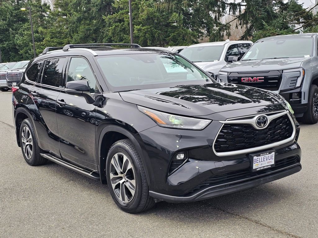 Used 2022 Toyota Highlander XLE image 7