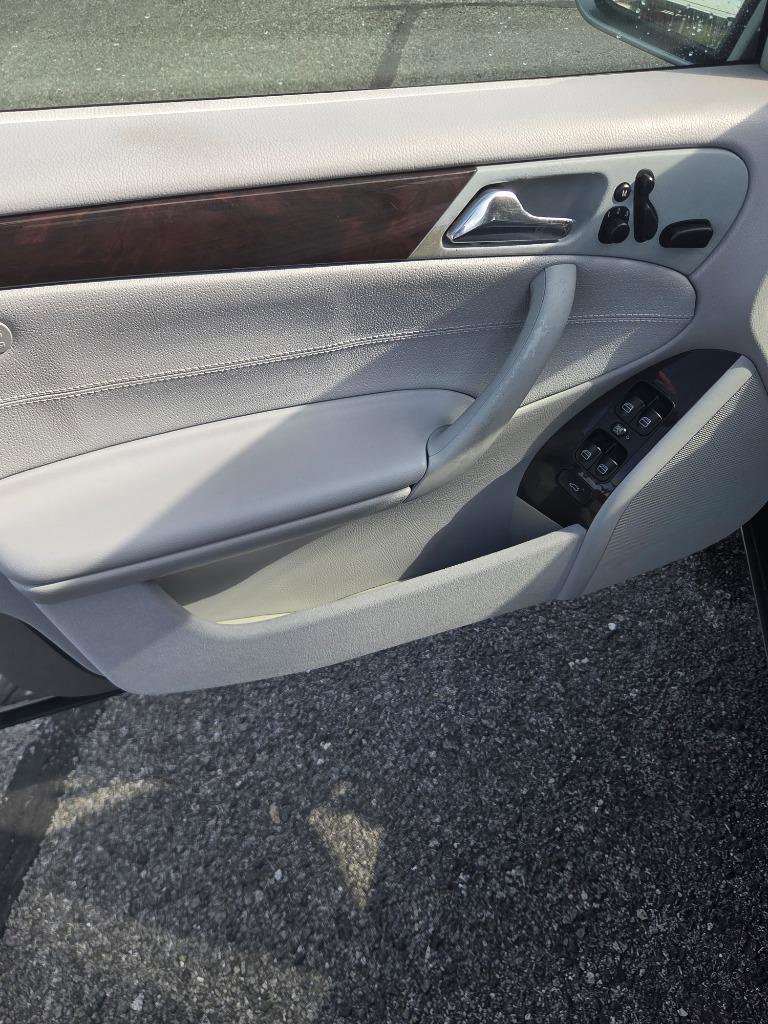Used 2003 Mercedes-Benz C 240 Sedan image 11