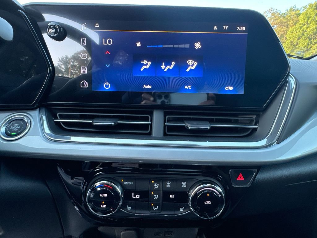 New 2026 Chevrolet Trax LT w/ LT Convenience Package FWD image 25