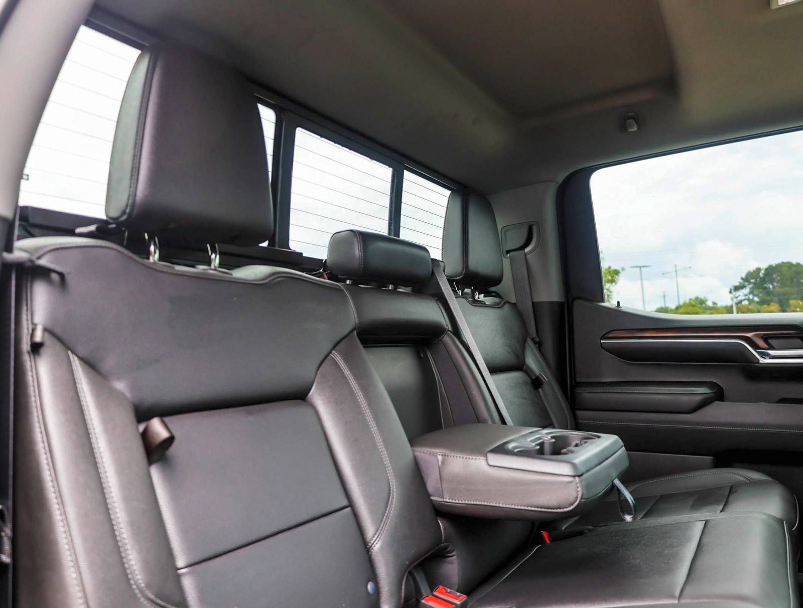 Used 2022 GMC Sierra 1500 SLT w/ SLT Premium Plus Package AWD/4WD image 13