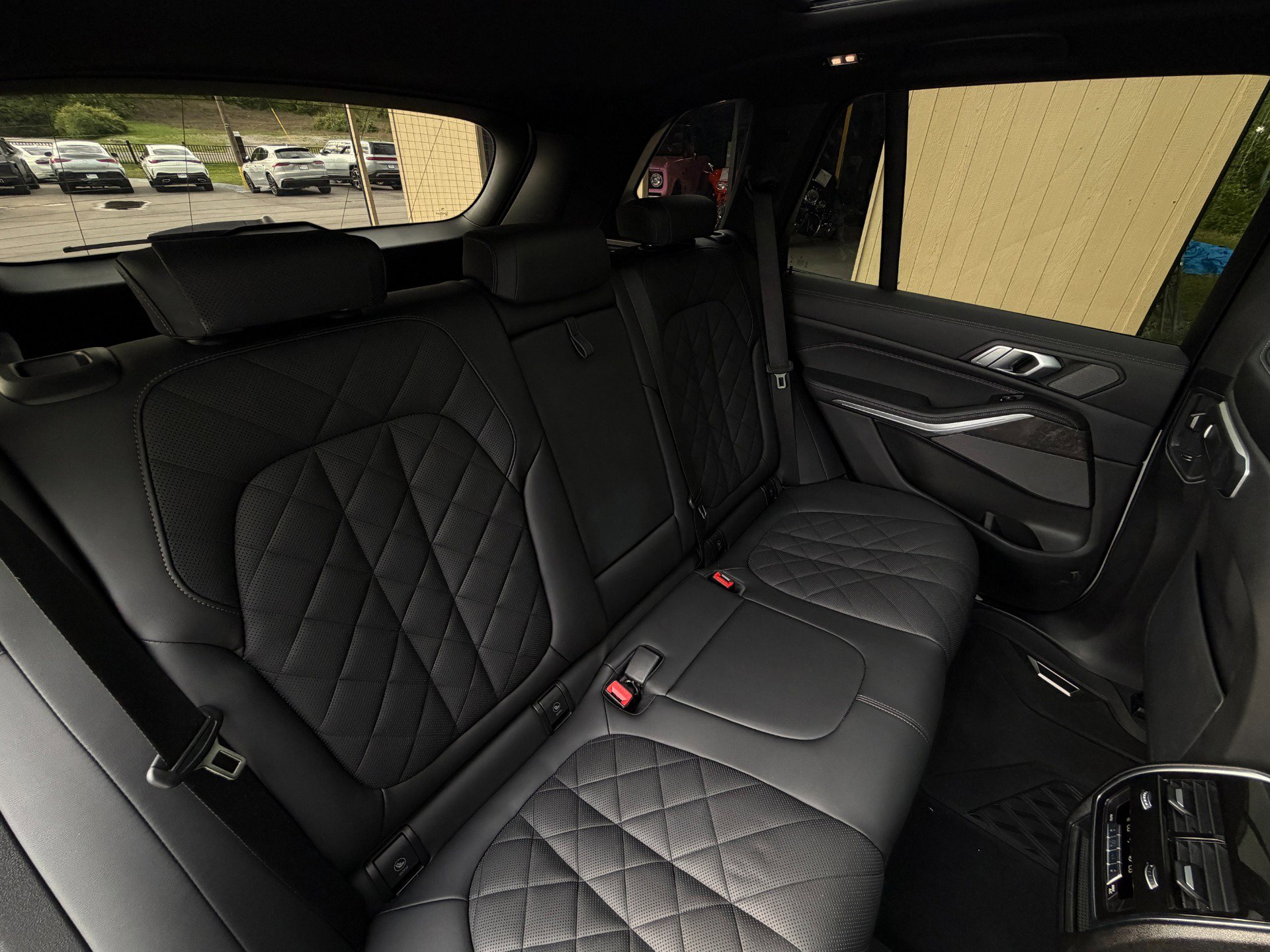 Used 2024 BMW X5 xDrive40i w/ M Sport Package image 26