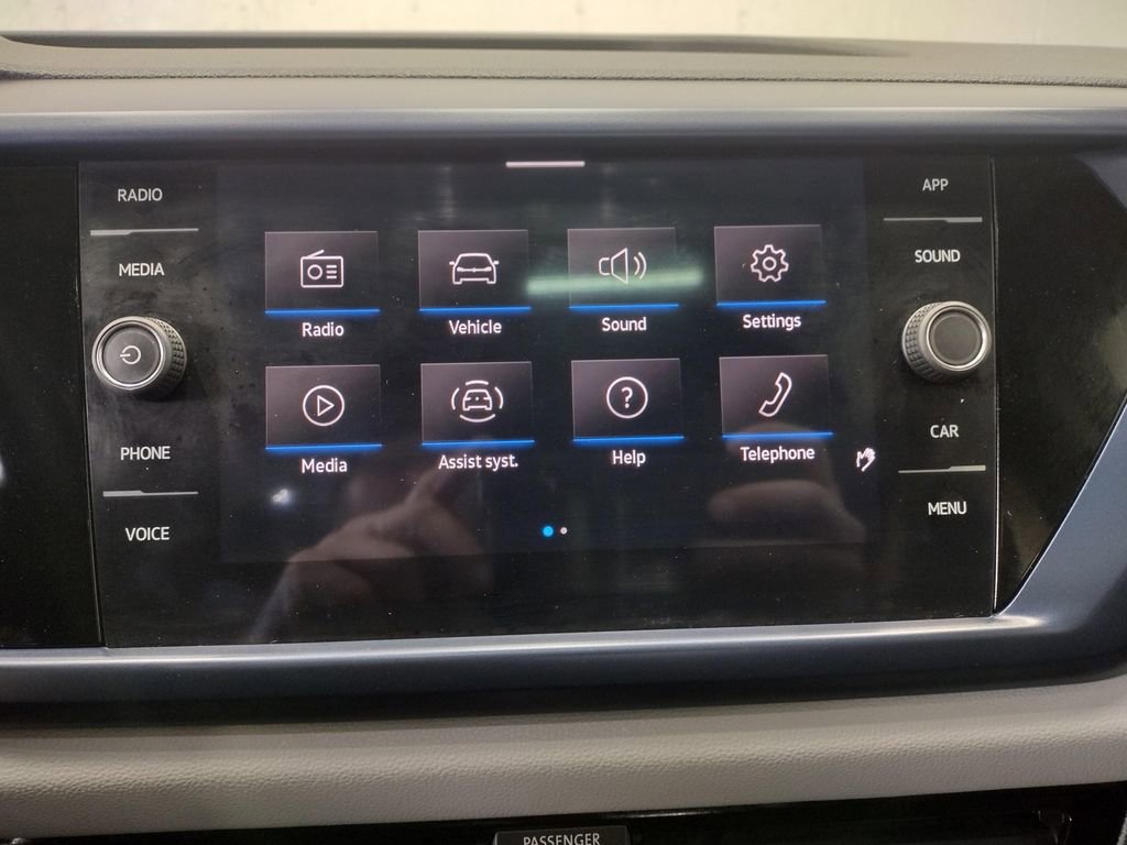 Certified 2023 Volkswagen Taos SE w/ Panoramic Sunroof Package image 17