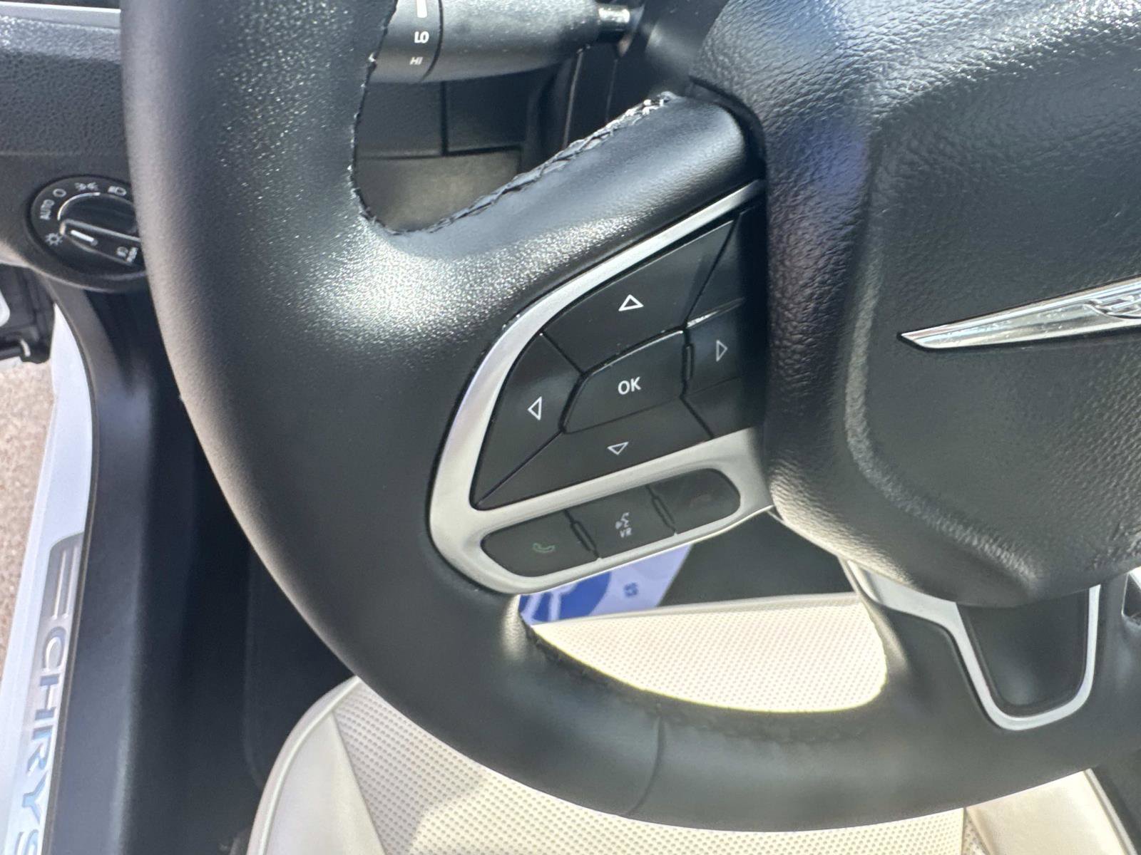 Certified 2023 Chrysler 300 Touring L w/ Popular Equipment Group image 23