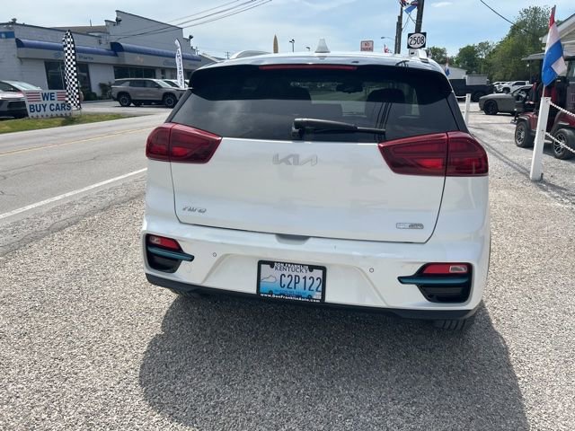 Used 2022 Kia Niro EX Premium w/ Cold Weather Package FWD image 10