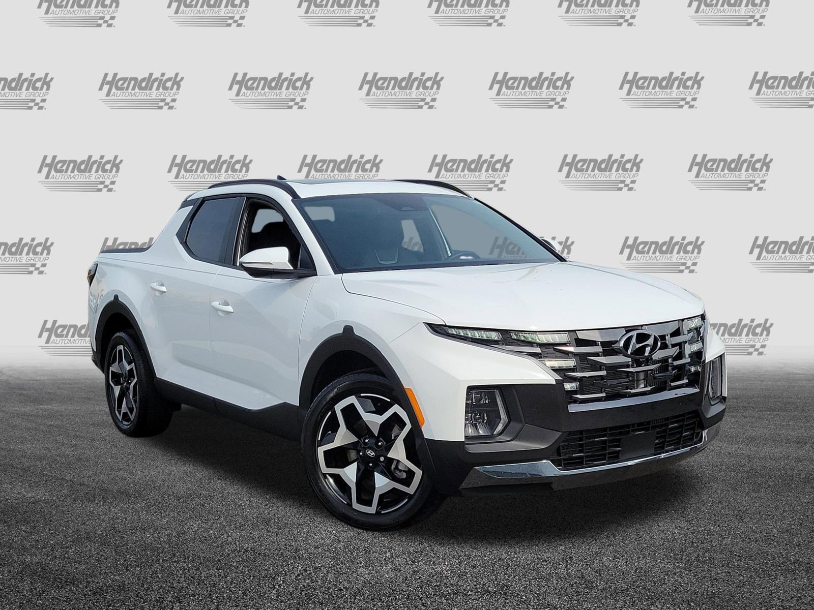 Used 2024 Hyundai Santa Cruz Limited AWD/4WD image 2